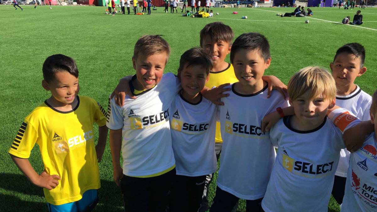 10-årig flytter 9.000 km for at skifte klub